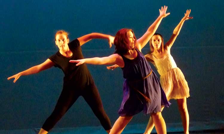 Fall Dance Club performance shines, when it ain’t rainin’