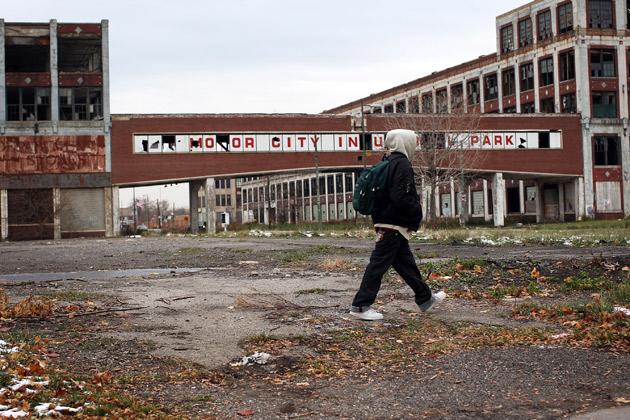 The old Packard plant, soon to be demolished
(geek.digest.com)