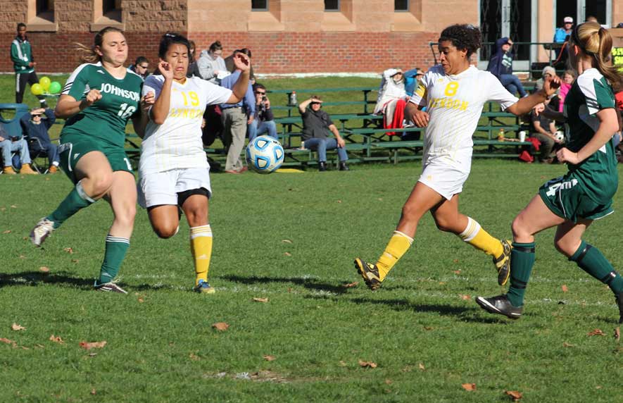 Badgers and Hornets fight for the ball