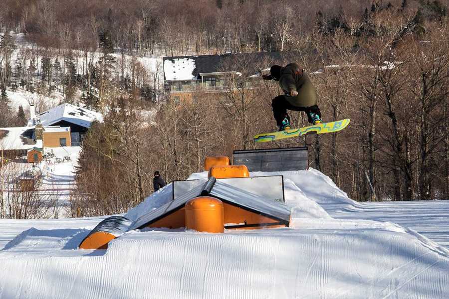 Snowboarding at Jay