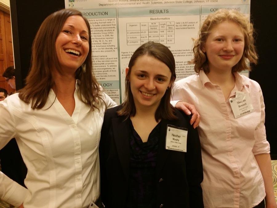 Science students win outstanding poster award