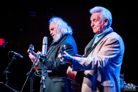 Music duo Del and Dawg perform bluegrass classics
