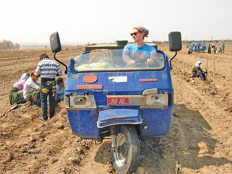 Hannah Miller on a tree-planting trip in Inner Mongolia