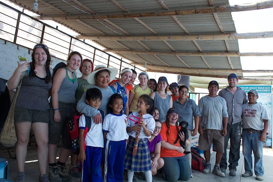 JSC travelers with families of La Florida