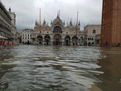 Going barefoot in Venice: the flood this time
