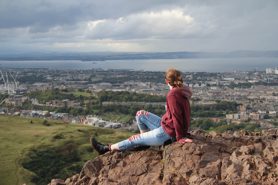 Shmidl+contemplating+the+glory+that+is+Edinburgh