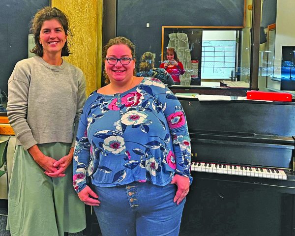 Sophia Berard (left), Sarah Anctil-Krumeich (right) of the Polaris Singers